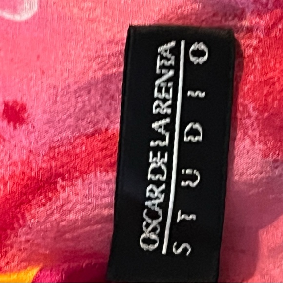 Vintage 💯 Silk Oscar de la Renta Floral Irises Scarf - Picture 4 of 5